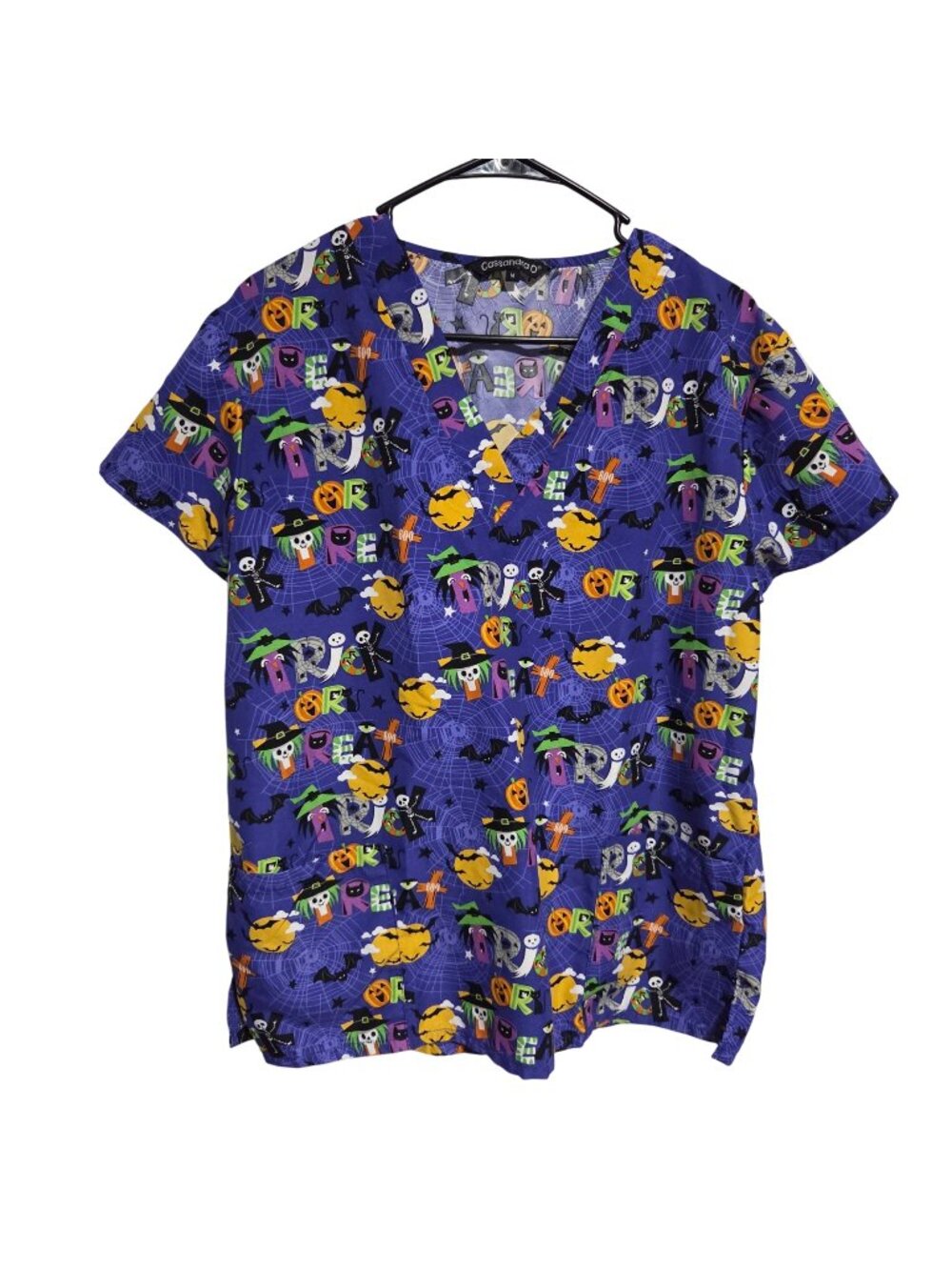 Halloween Scrub Top Size Medium Purple Trick or Treat Skulls Bats Cassandra O